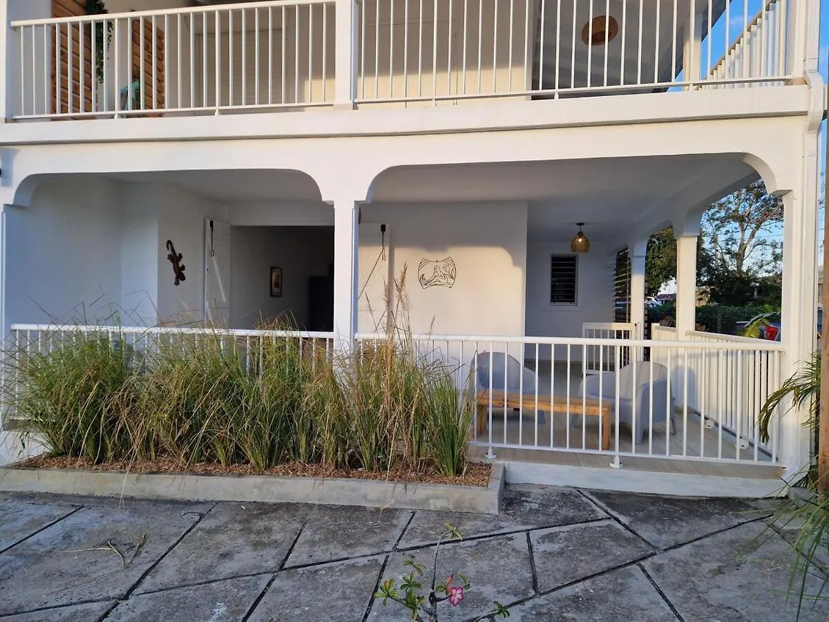アパート Appartement Au Centre De Gosier 1 ル・ゴジエ グアドループ